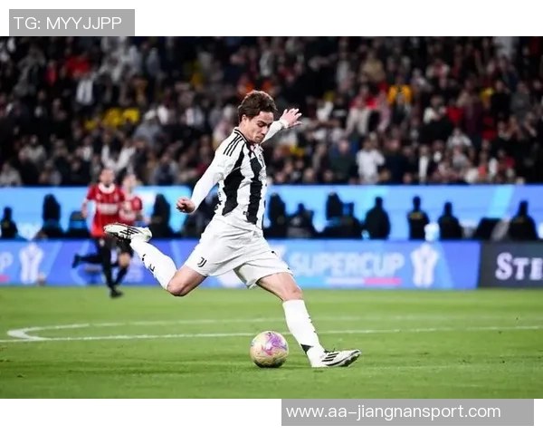 伊尔迪兹2025年五大联赛贡献超20球成为第三年轻球员的传奇之路