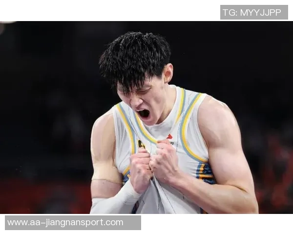 媒体人点评曾凡博发展潜力认为篮网不让其上场实属不合理